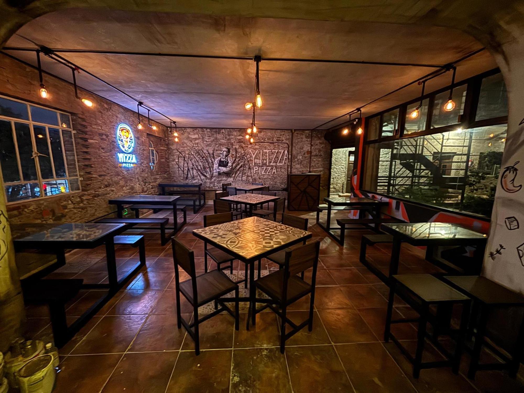 Hostal Casa De Arcos بويبلا المظهر الخارجي الصورة
